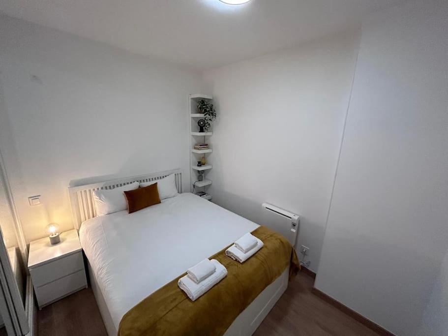 Apartment On Street Level In Vallecas. Pnu *